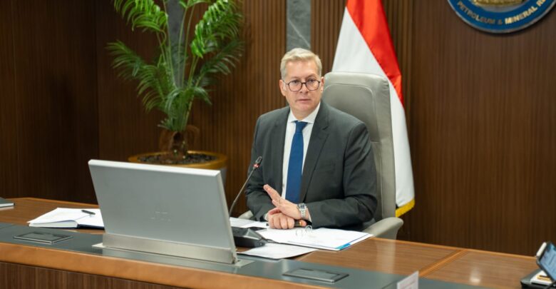 وزير البترول والثروة المعدنية
