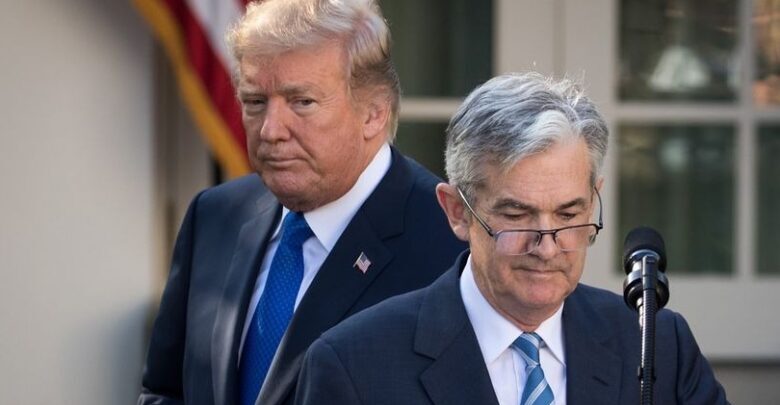 الرئيس الأمريكي دونالد ترامب ورئيس الفيدرالي الأمريكي جيروم باول