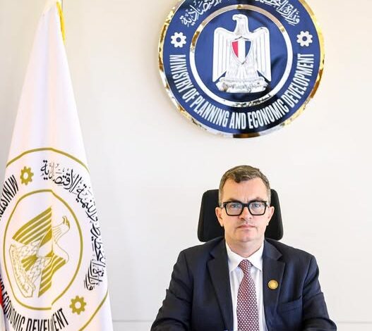 الدكتور أحمد رستم، وزير التخطيط والتنمية الاقتصادية ورئيس مجلس إدارة البنك،